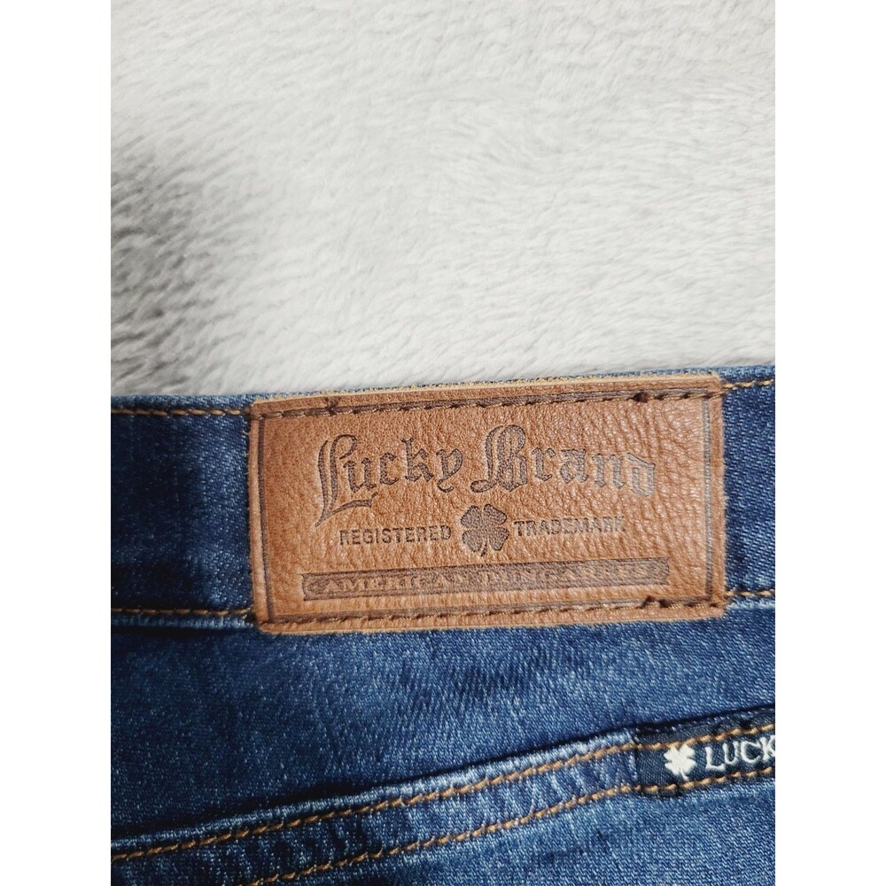 Lucky Brand Women’s Sofia Boot Jeans Size 6/28 Dark Wash 32” Inseam Bootcut NWT - Picture 4 of 16